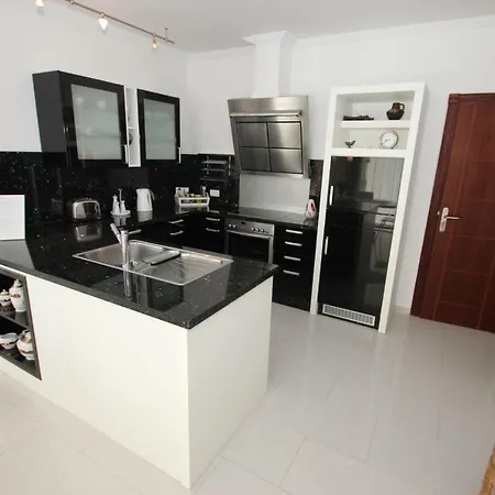 Sanjuan Nyaraló Guía de Isora